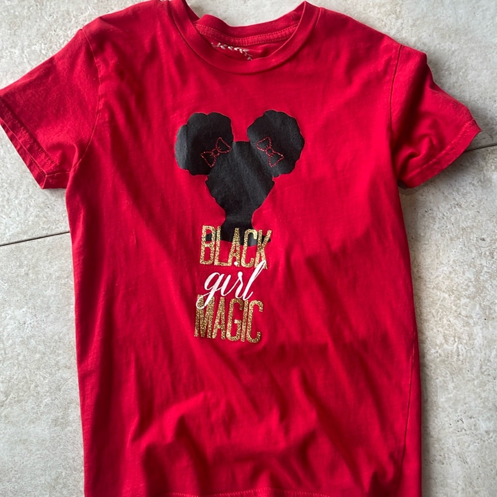 Kids shirt size medium